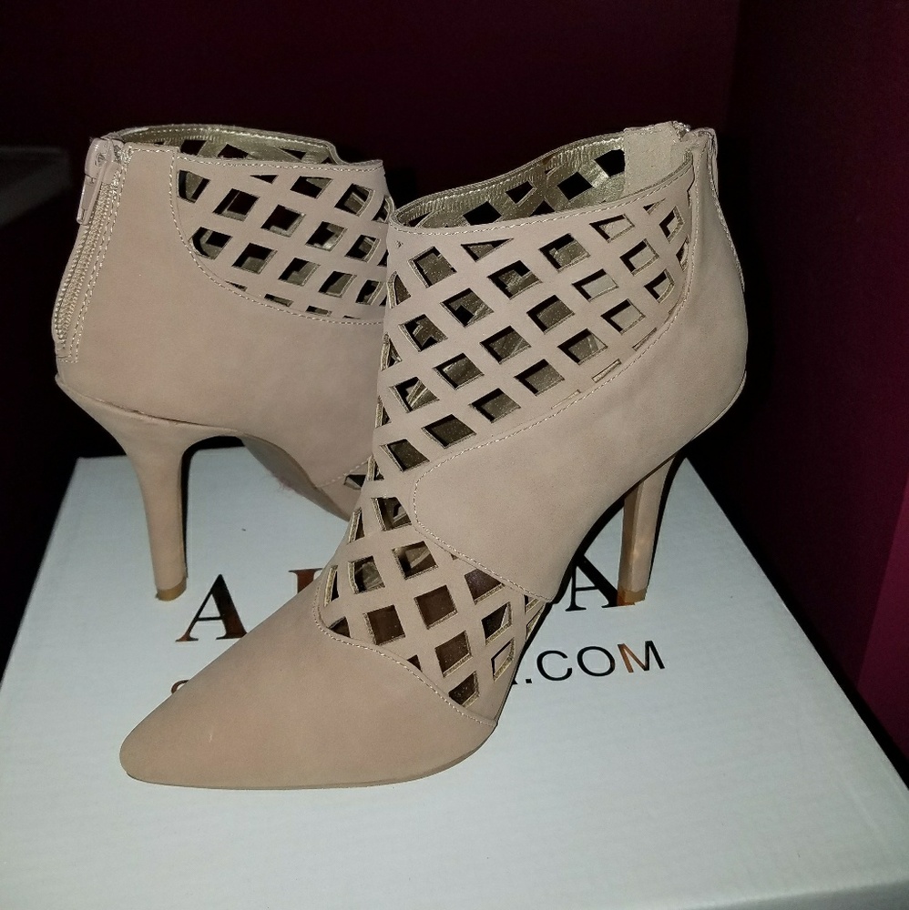 Beige Cutout Print Bootie